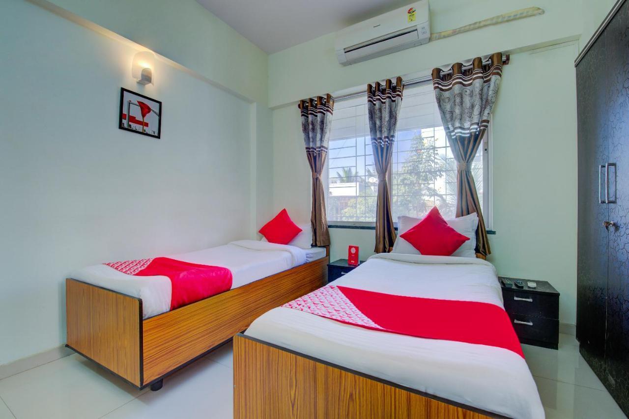 Hotel E Serai Pune Esterno foto