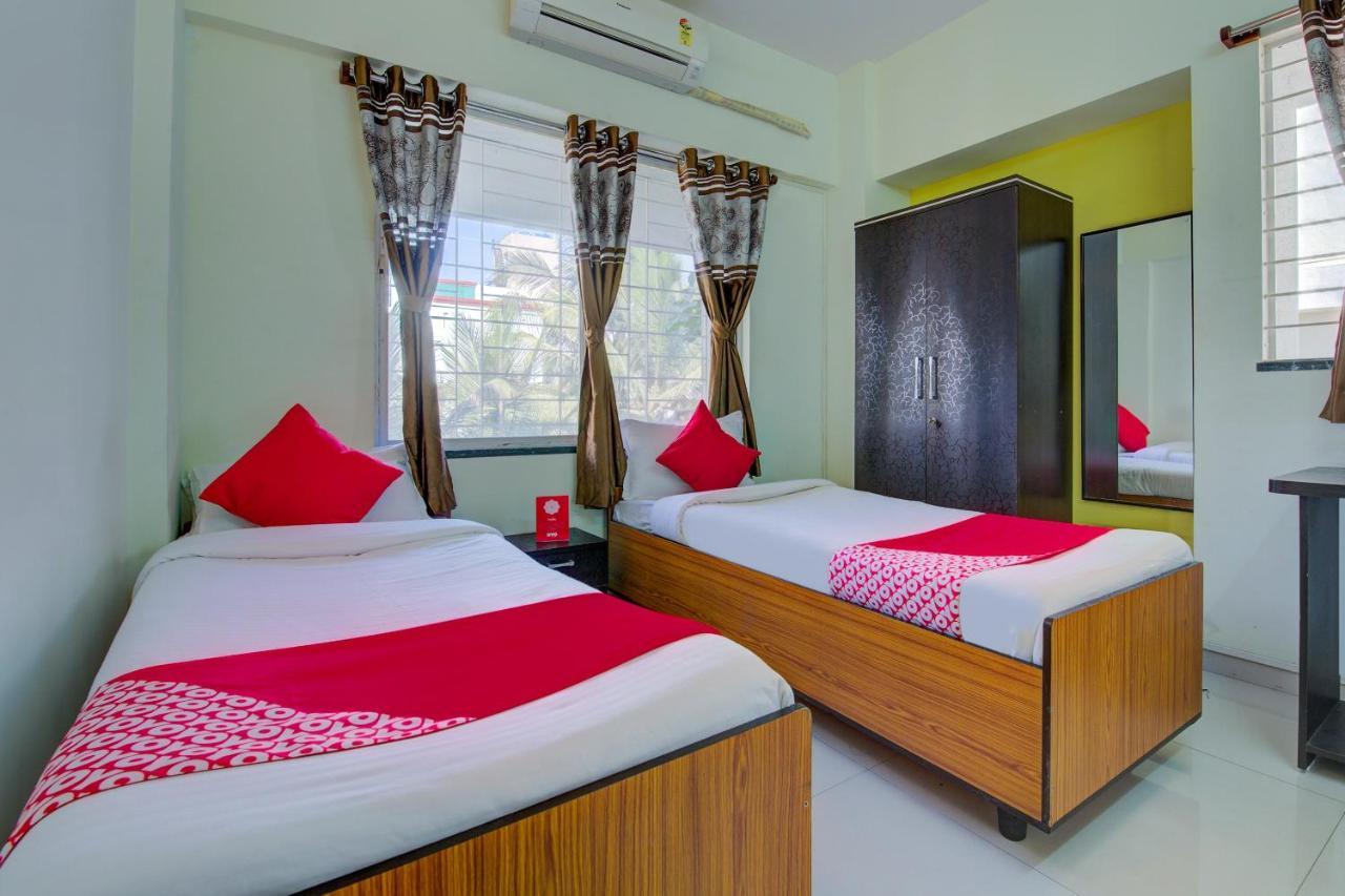 Hotel E Serai Pune Esterno foto