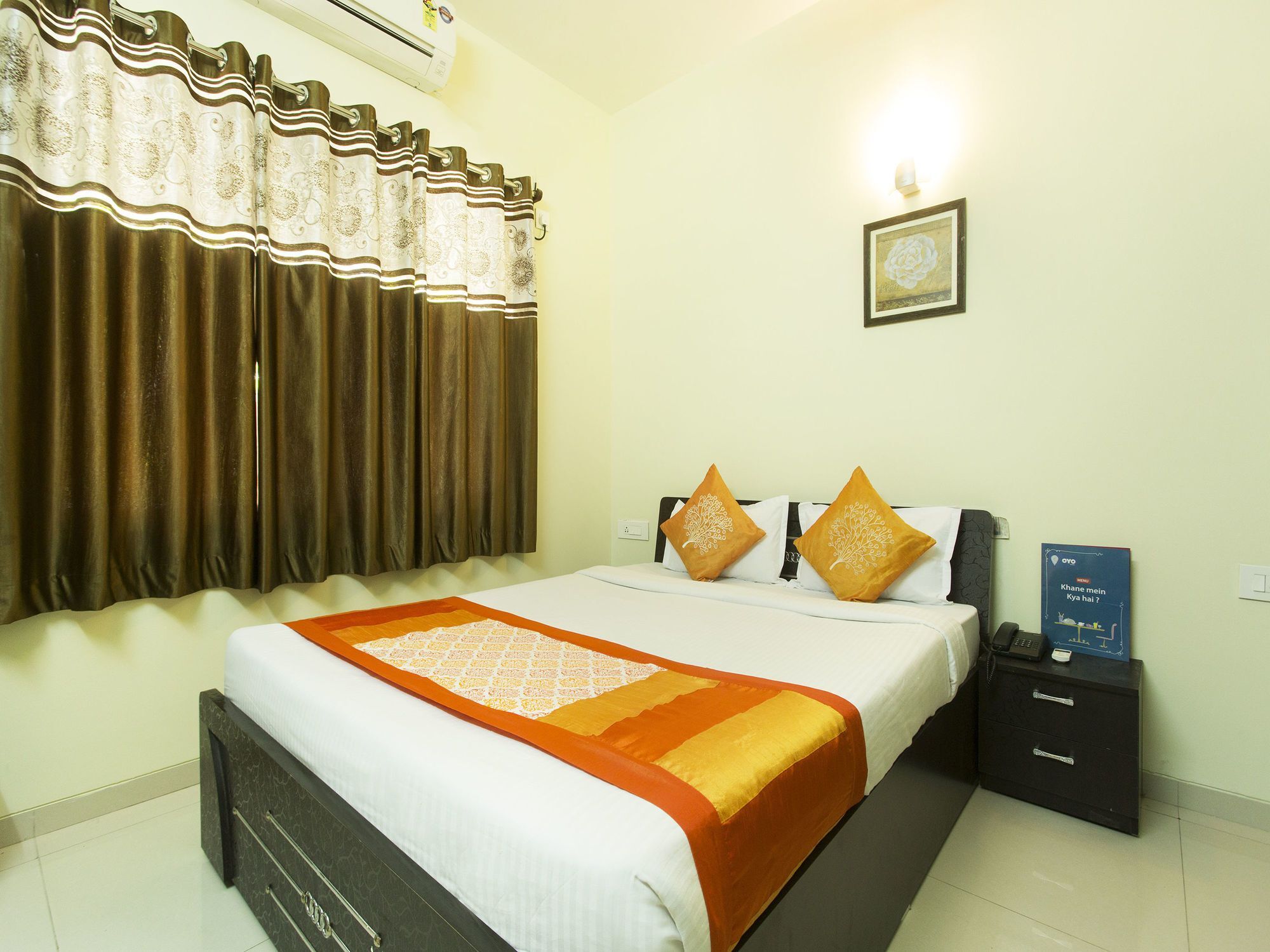 Hotel E Serai Pune Esterno foto